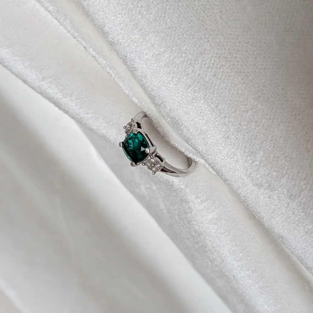 Emerald And Diamond White Gold Ring - Picture 13 of 13